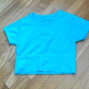 Women’s cropped Teal t shirt from aerie offline.
